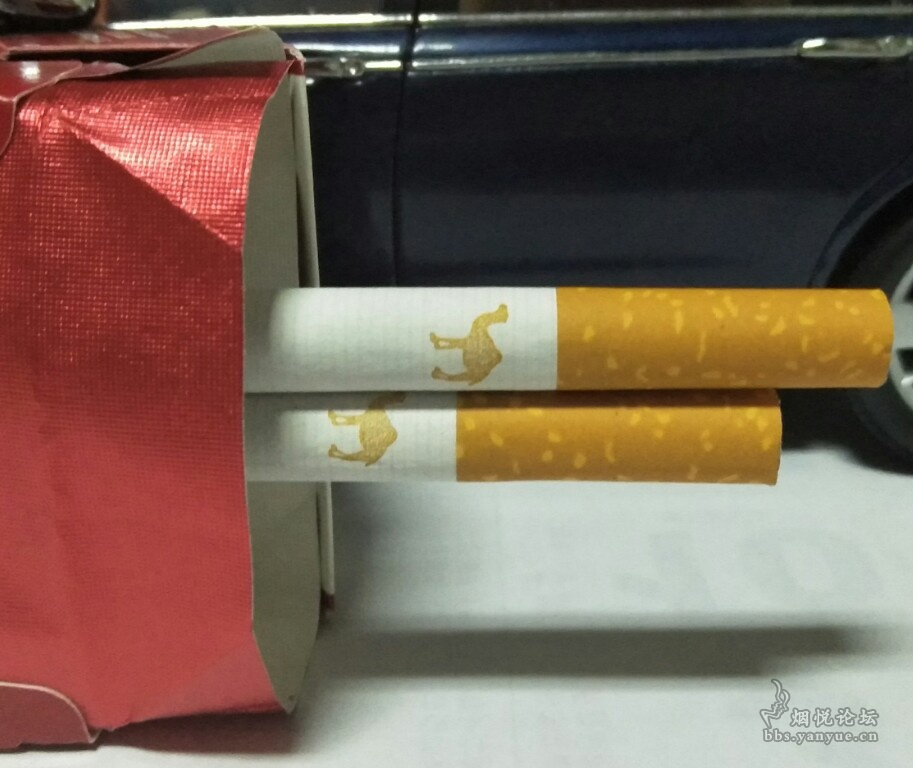 美国免税新版硬包黄骆驼香烟