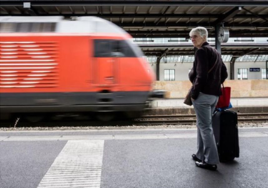 全球旅游胜地瑞士，在火车站重设吸烟区