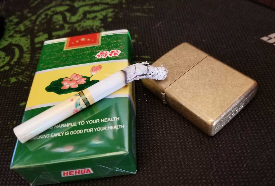 出口版免税软包荷花vs内销硬盒版荷花:吃味风格基本一致