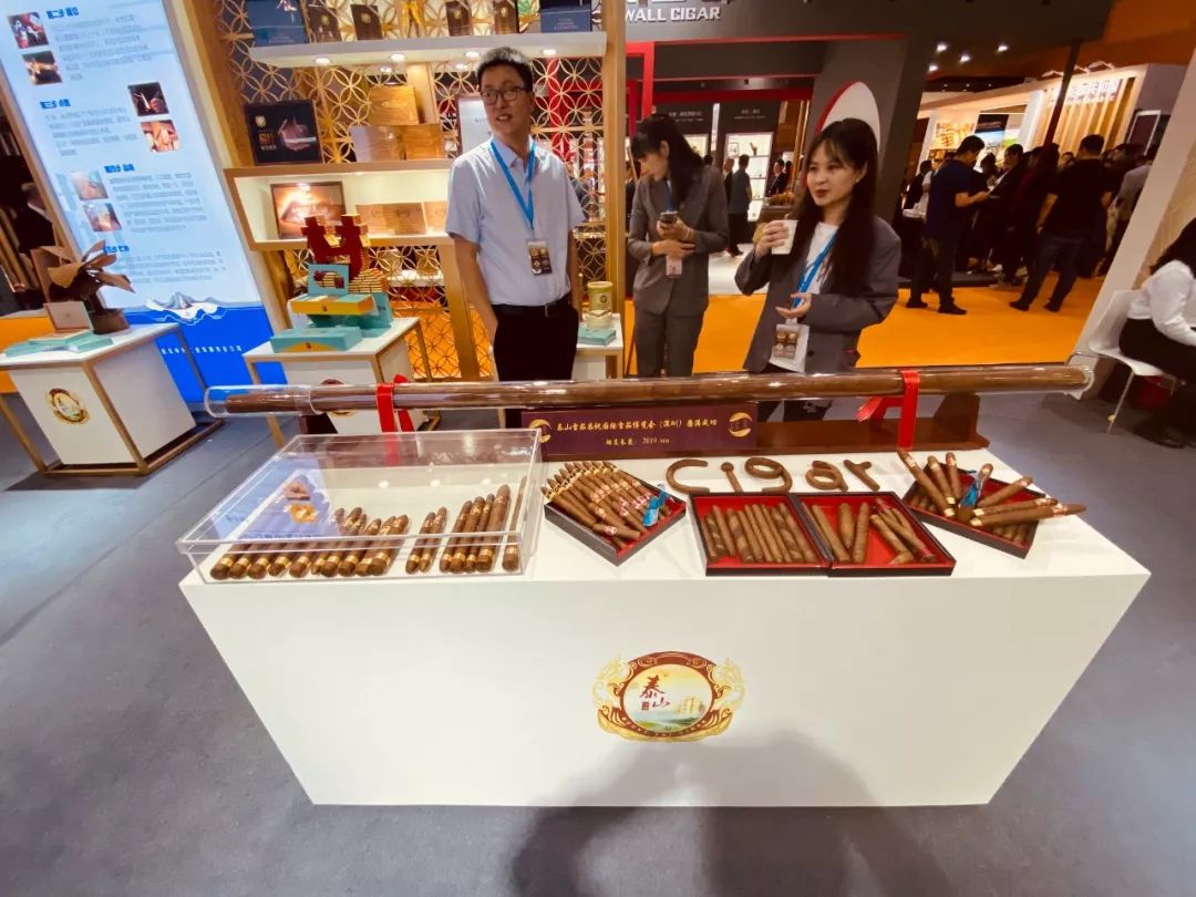 首届国际雪茄博览会成果丰硕 中式雪茄各具风骚获赞誉