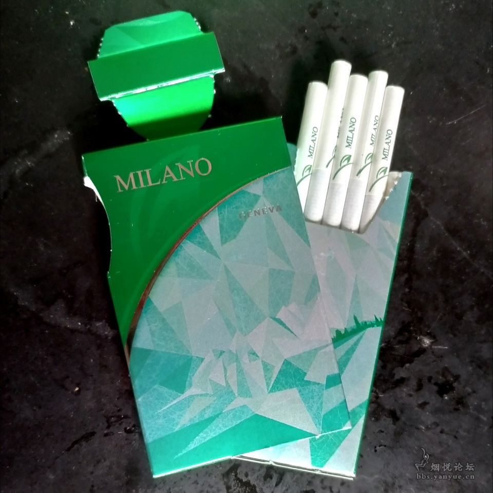 绿色盒子的香烟图片
