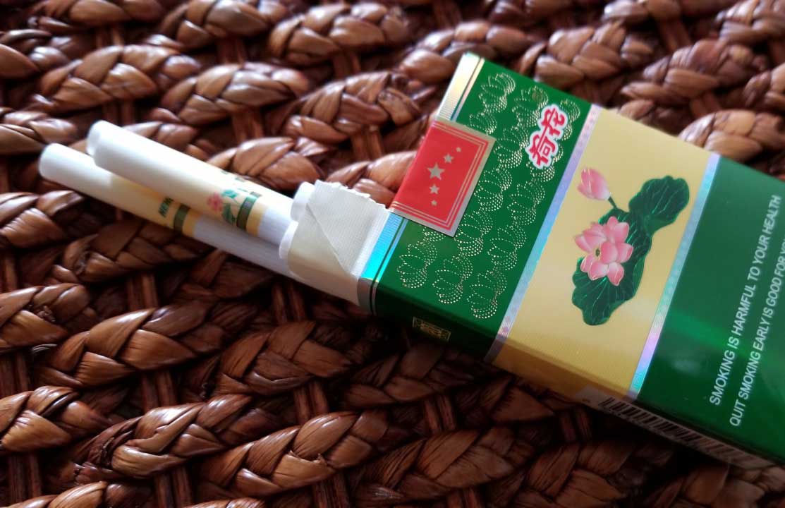 出口版免税软包荷花vs内销硬盒版荷花:吃味风格基本一致_香烟批发网