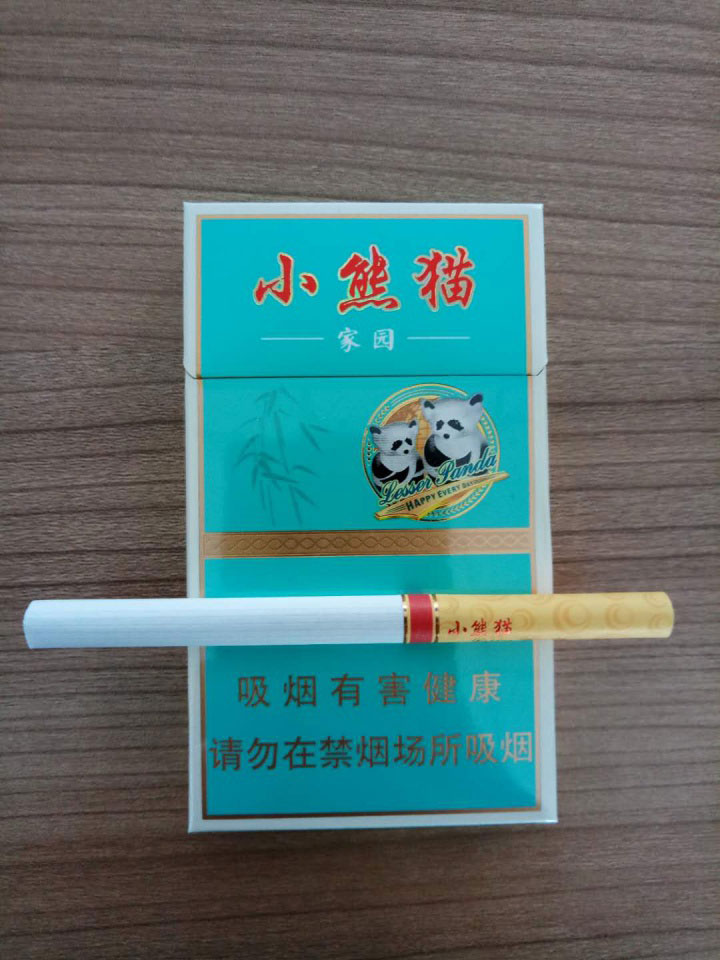 蓝盒小熊猫烟图片